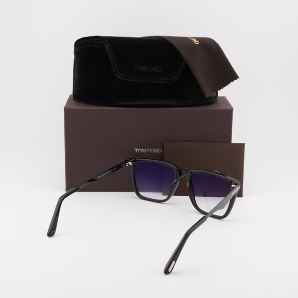 Tom Ford Garrett FT0862 01B Square Sunglasses - Black/Smoke - Picture 10 of 10